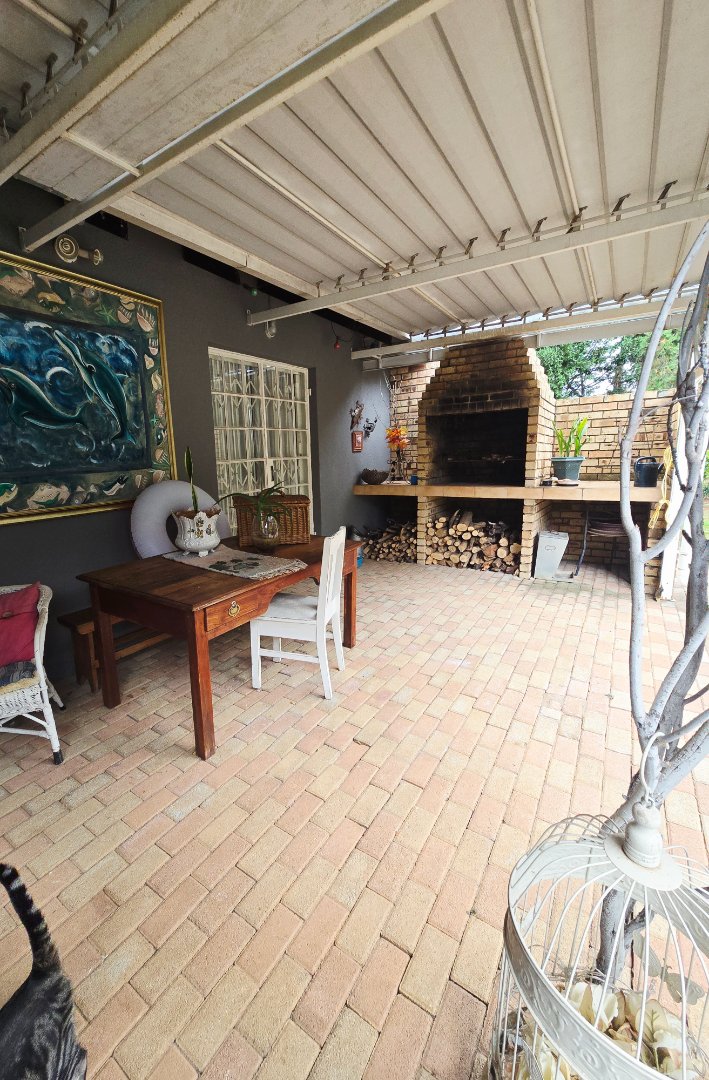 5 Bedroom Property for Sale in La Hoff North West